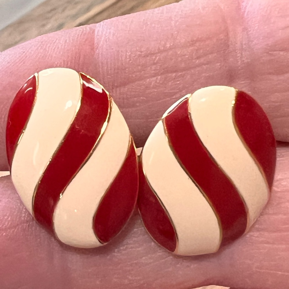 Vintage Napier Enamel Oval Swirl Earrings Red White Gold Tone Signed Posts 1.25"